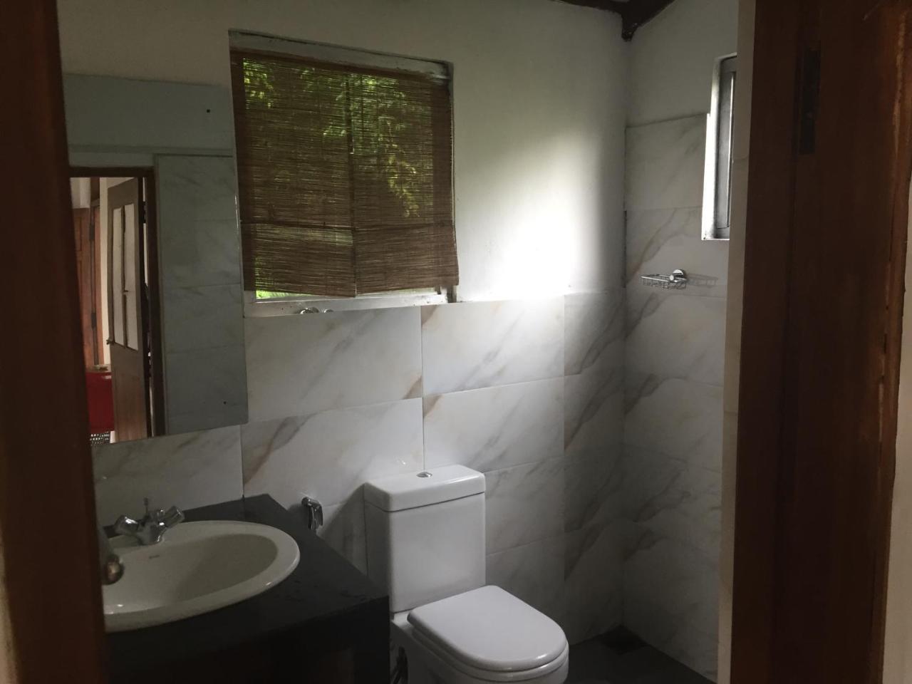 Upland Inn Канди Экстерьер фото
